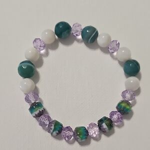 Elegant Beaded Bracelet in Purple and Green